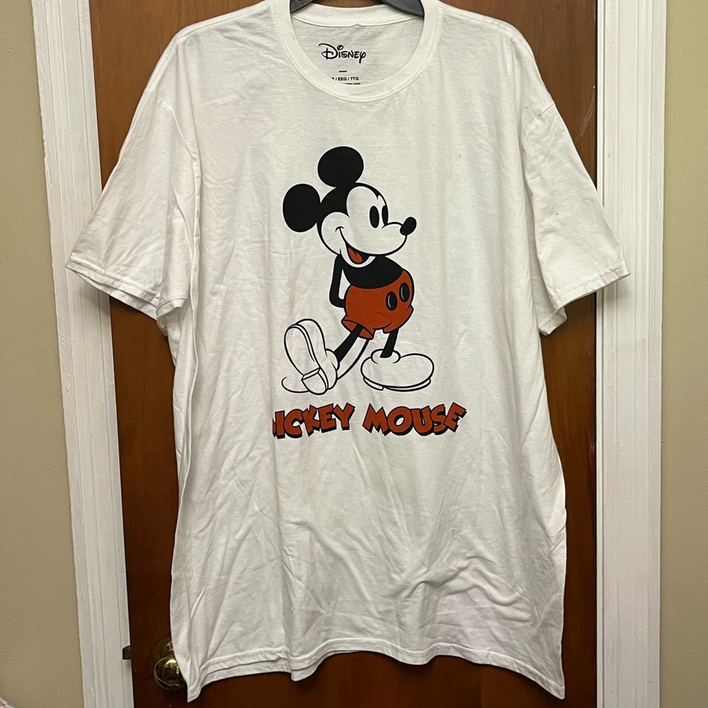 🆕 Disney Mickey Mouse White T-Shirt 2X.